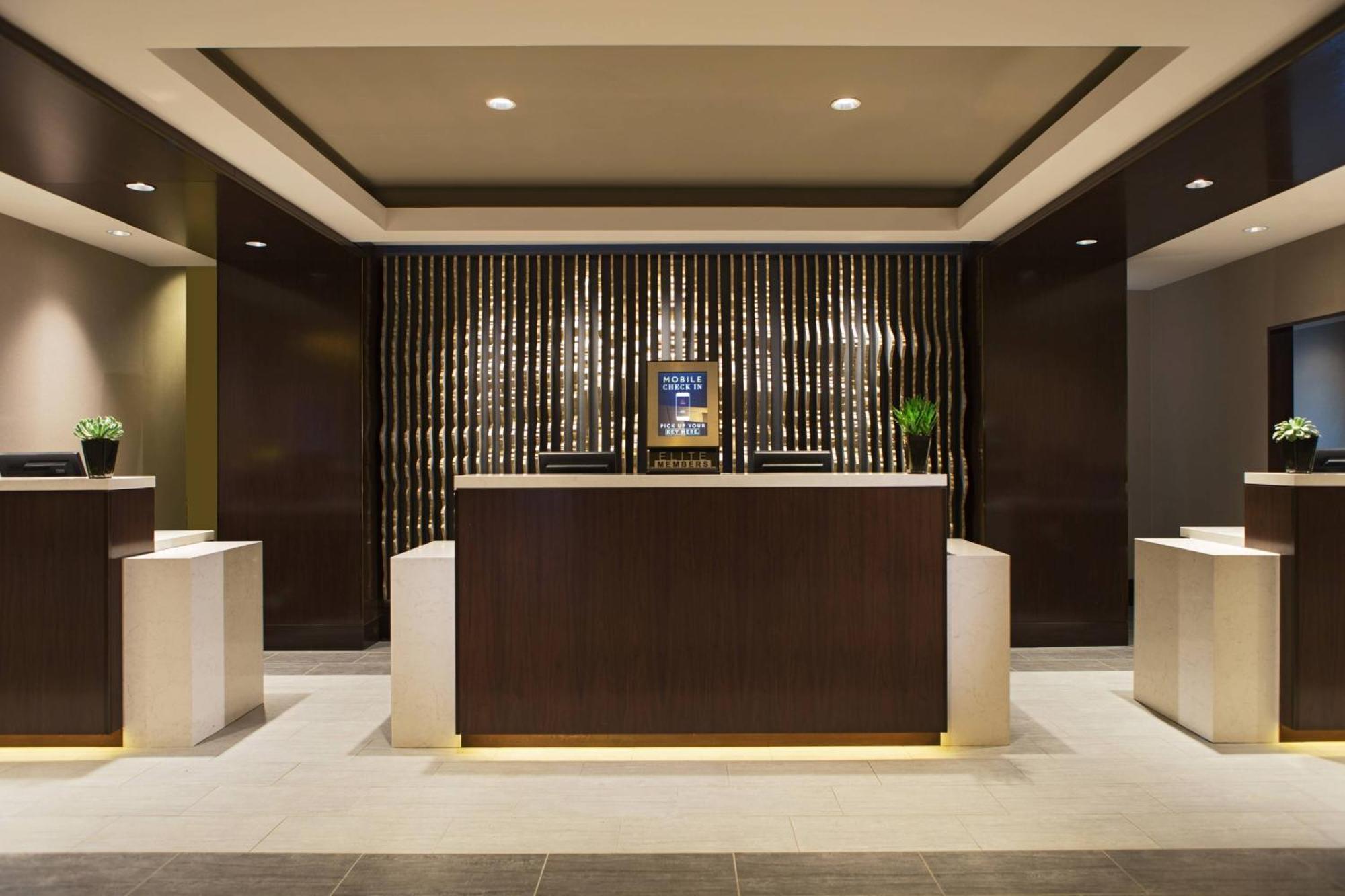 Calgary Marriott Downtown Hotel Exterior foto